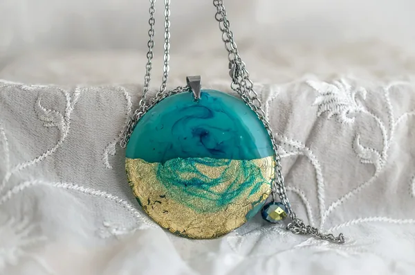 Halskette / Anhänger — Turquoise Smoke Gold — PAGANE-Archiv, Bild 038
