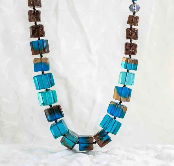 Halskette / Anhänger — Halsketten - Necklaces — PAGANE-Archiv, Bild 035